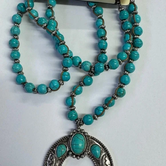 Idyllwind Turquoise and Silver Horseshoe Necklace/ 16” adjustable - Picture 4 of 5